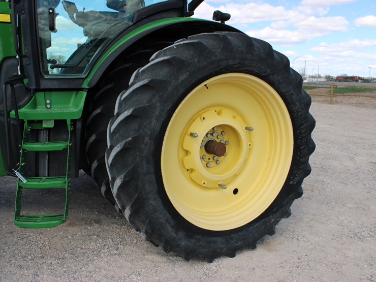 2012-john-deere-8270r-image-53