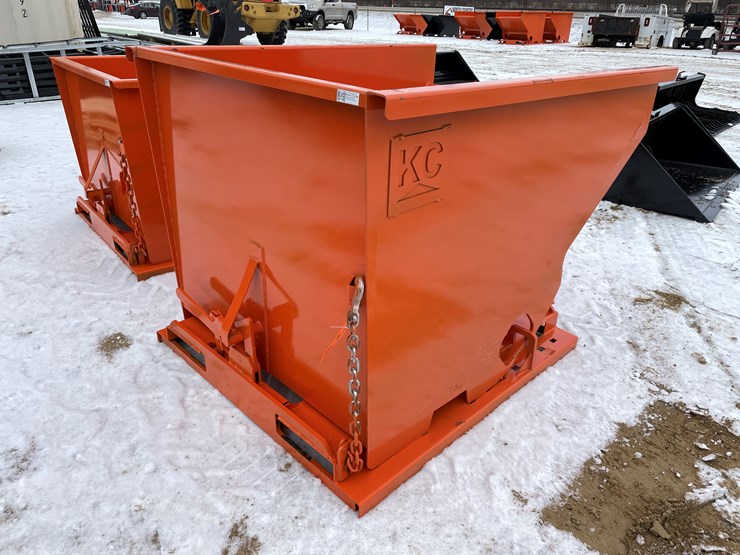 #2002-•-2-yard-self-dumping-hopper-image-5