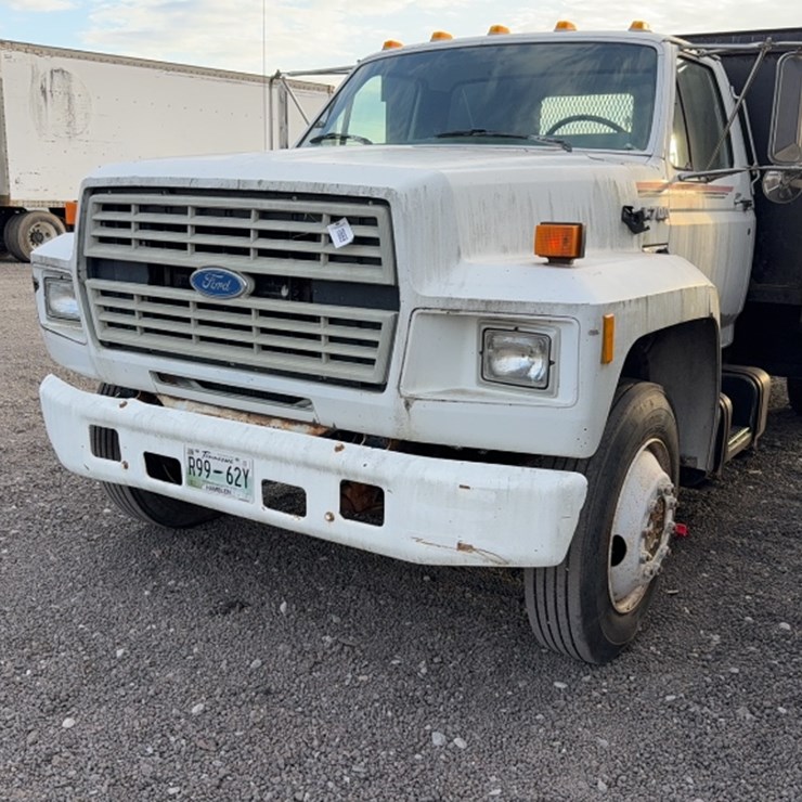 1994 FORD F700