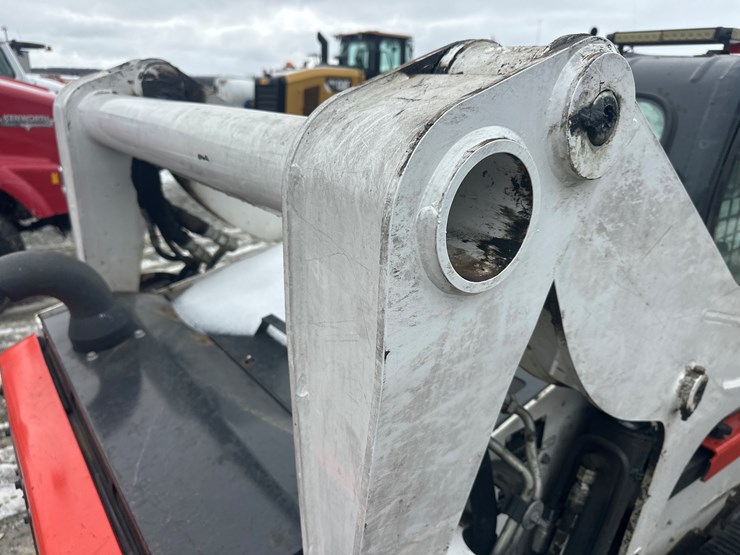 2022-bobcat-t770-image-20