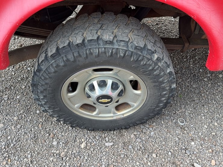 2011-chevrolet-2500-image-5