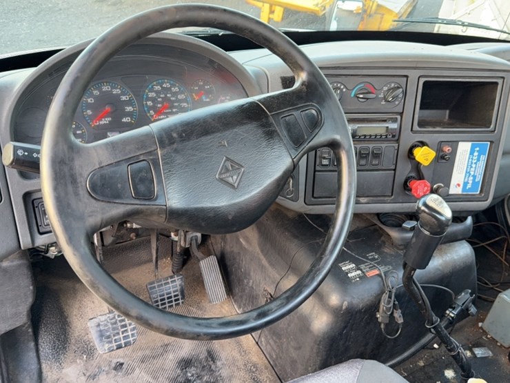 2007-international-8600-image-16