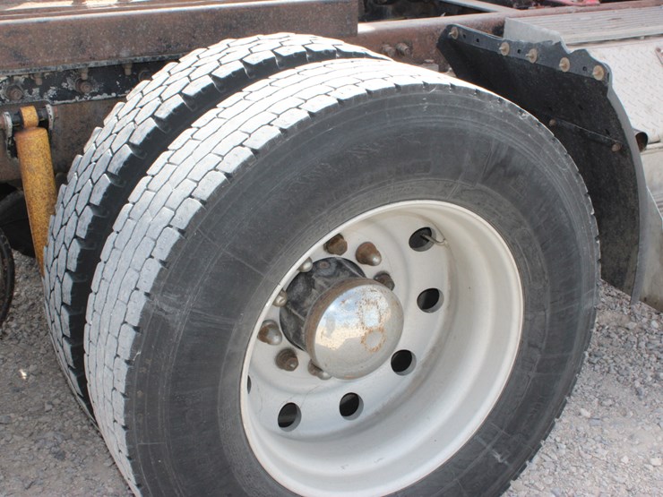 2004-kenworth-t800-image-22