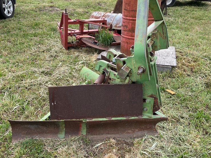 #4090-•-3-point-v-trencher-image-3