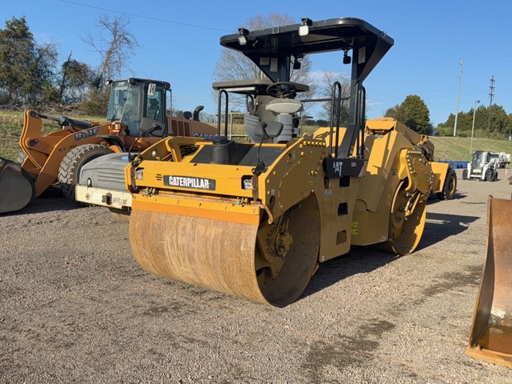 caterpillar-cb54-image-1