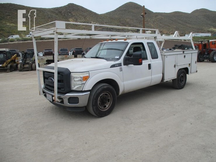 2015-ford-f350-xl-image-1