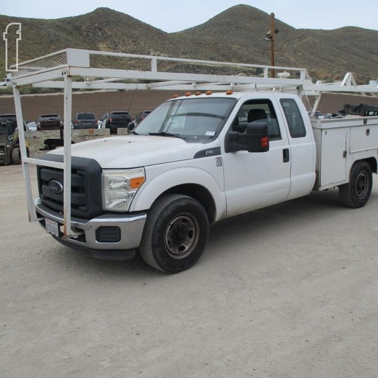 2015 FORD F350 XL