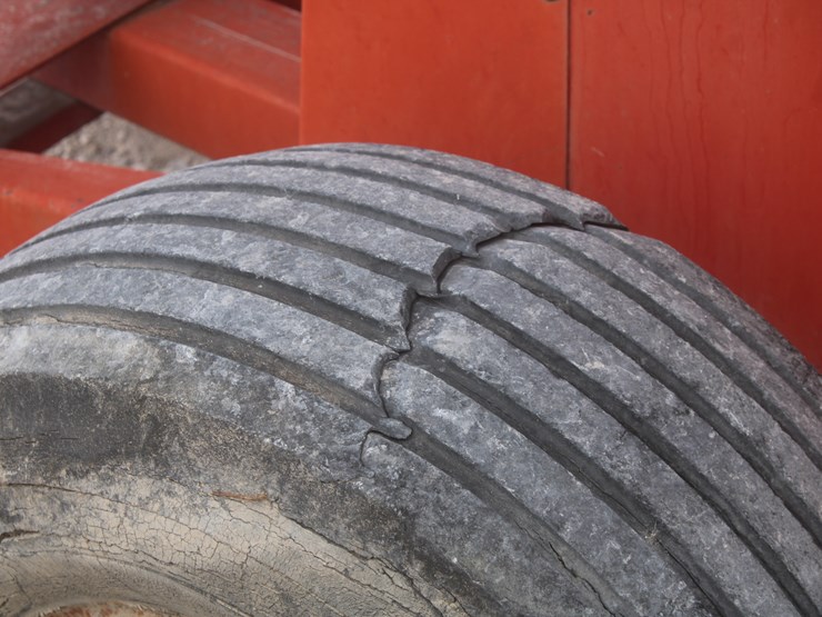 international-830-image-11