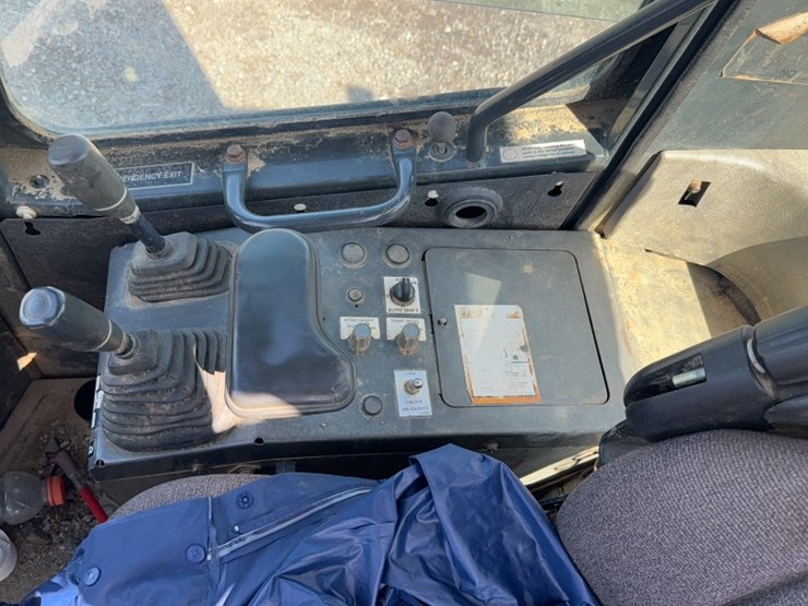 komatsu-wa180-image-15