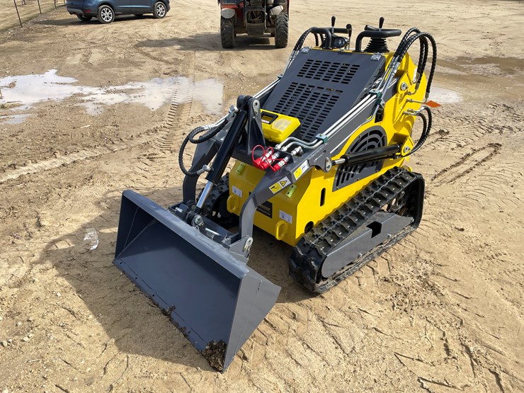 #212-•-landhonor-mini-skid-steer-loader-image-1