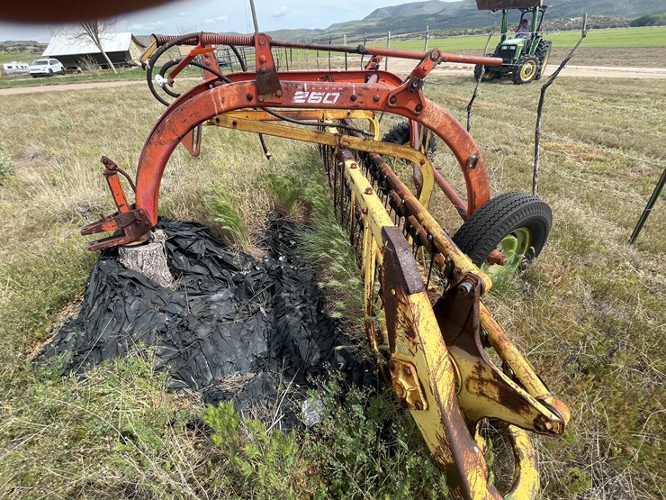 new-holland-260-image-14