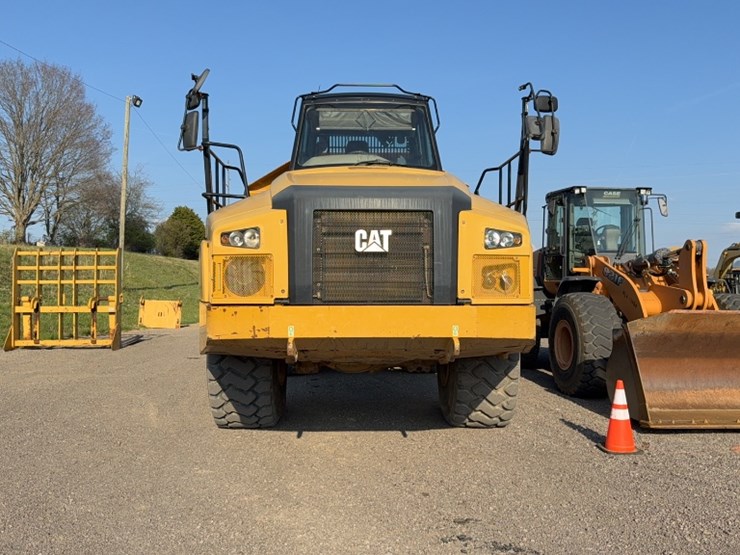 2017-caterpillar-745-image-2