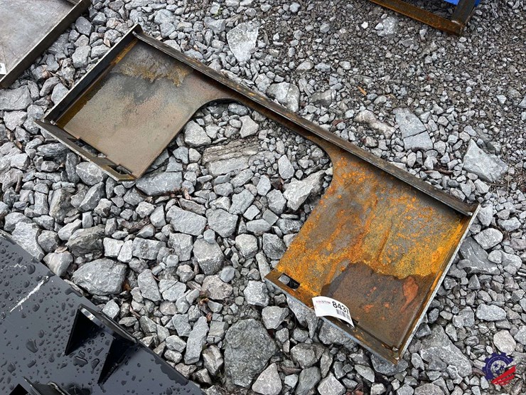 quick-attach-/-weldable-blank-plate-new-attachment-image-1