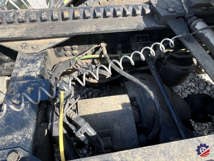 2024-international-hx520-image-36