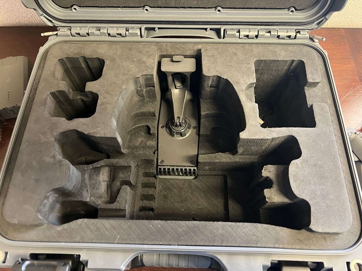 parrot-anafi-usa-foldable-drone-with-4k/thermal-camera-image-16