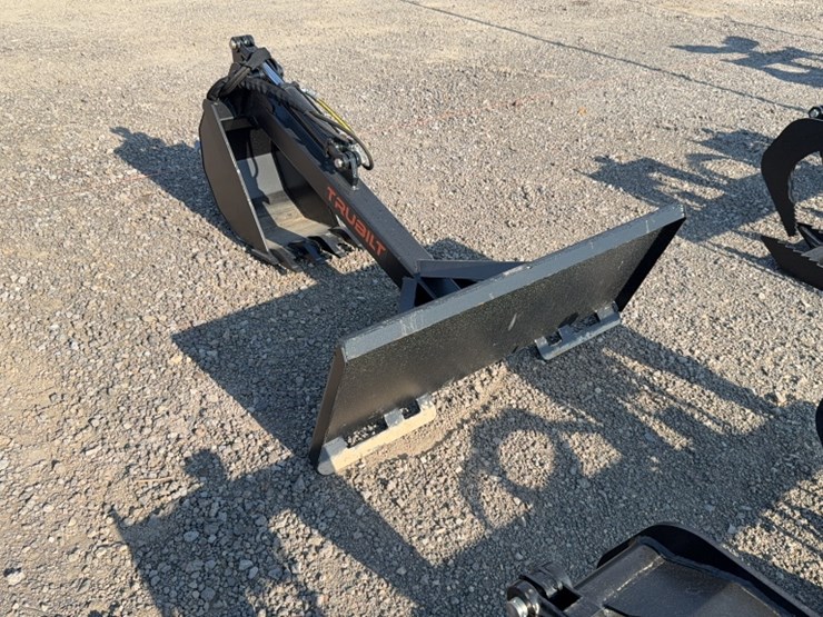 #2078-•-skid-steer-stationary-backhoe-image-3