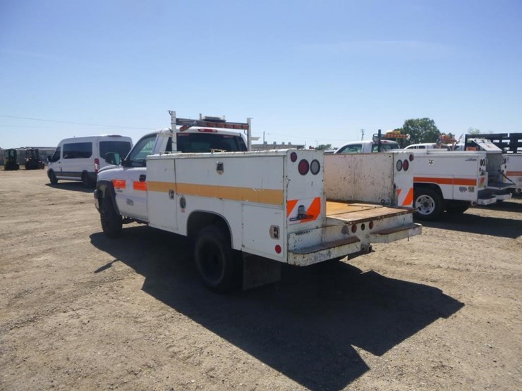 2005-chevrolet-3500-image-5