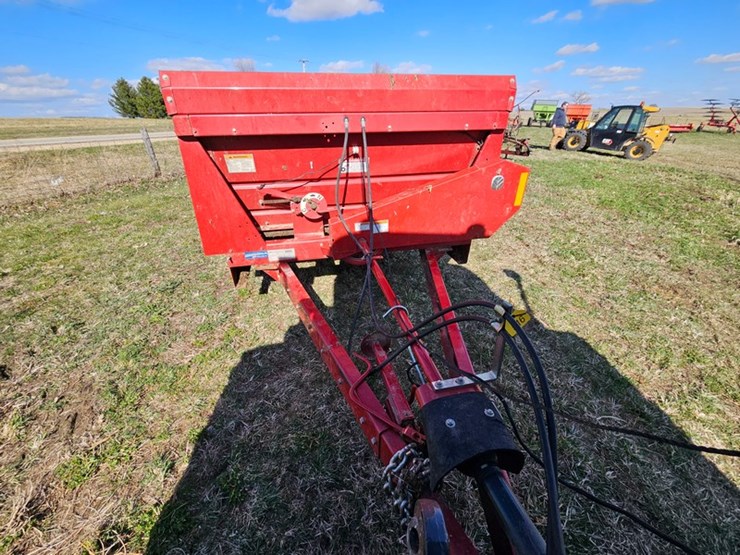 2019-new-holland-195-image-9