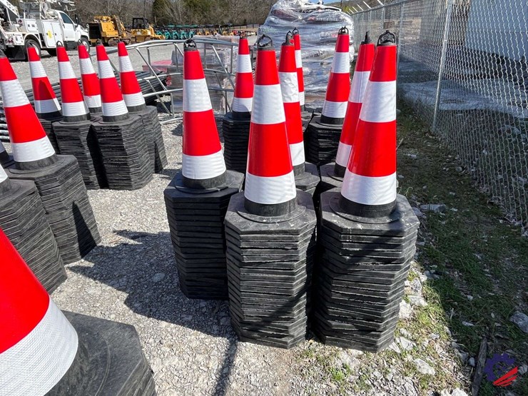 new-2025-sdlanch-lot-of-100-traffic-safety-cones-image-5