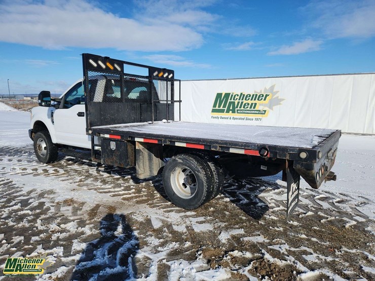 2017-ford-f350-image-3