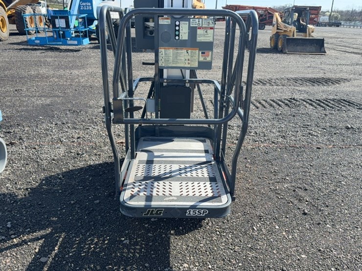 2008-jlg-15sp-image-7