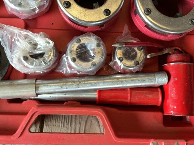 #102-•-pipe-threading-tools-image-4
