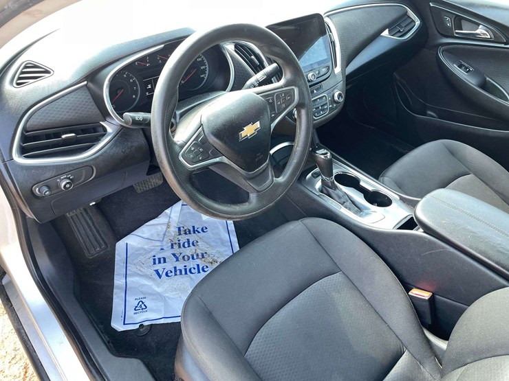 2019-chevrolet-malibu-lt-4-door-sedan-(150,431-miles)-image-11