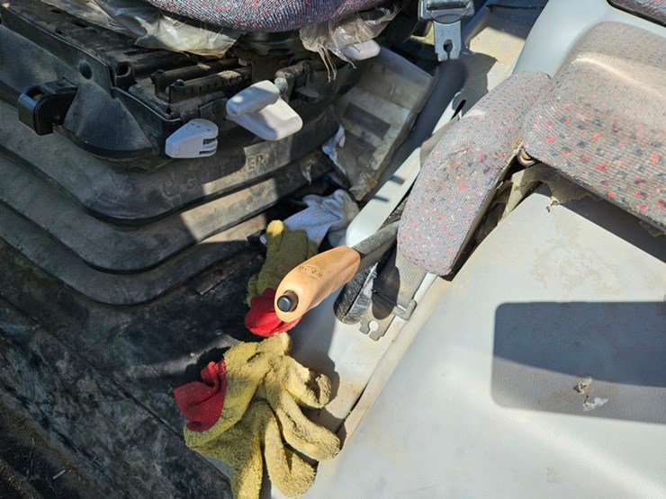 massey-ferguson-6480-image-45