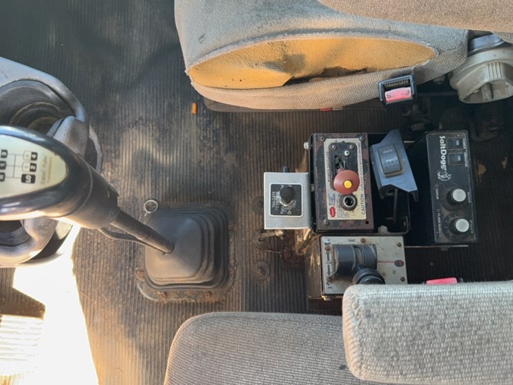 2003-kenworth-t300-image-22