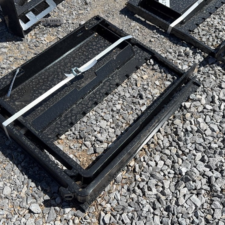 #6066 • FUTURE 30" DINGO PALLET FORKS