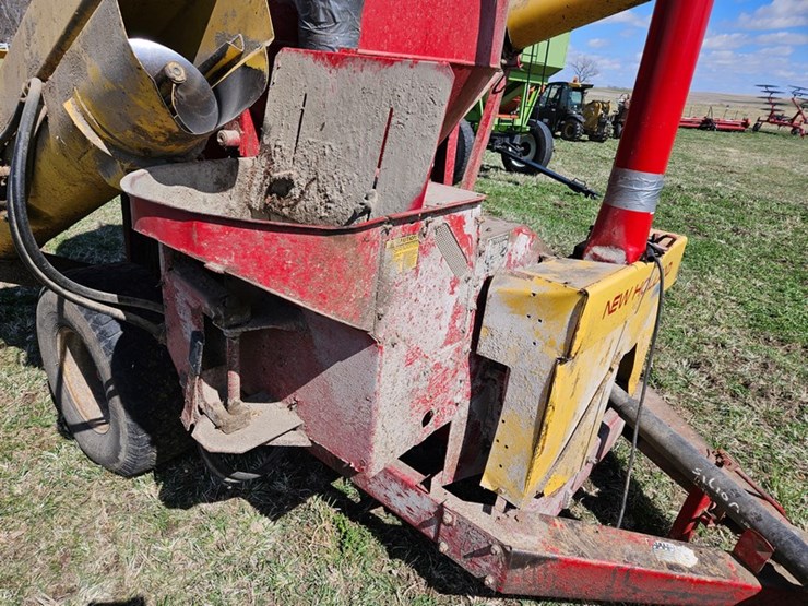 new-holland-355-image-15