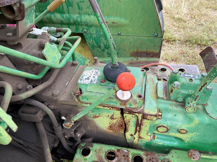 john-deere-1050-image-23