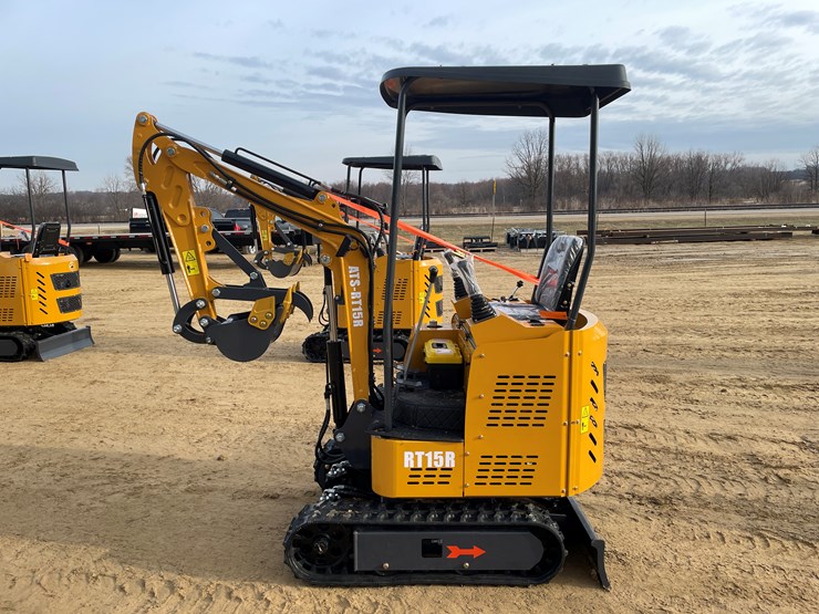 #1038-•-new-ats-rt15r-mini-excavator-image-8