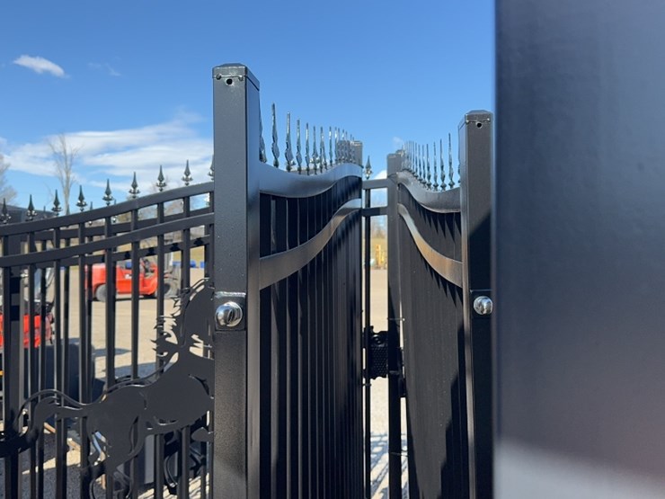 #1087-•-14'-bi-parting-wrought-iron-gate-w/-horse-scene-image-10