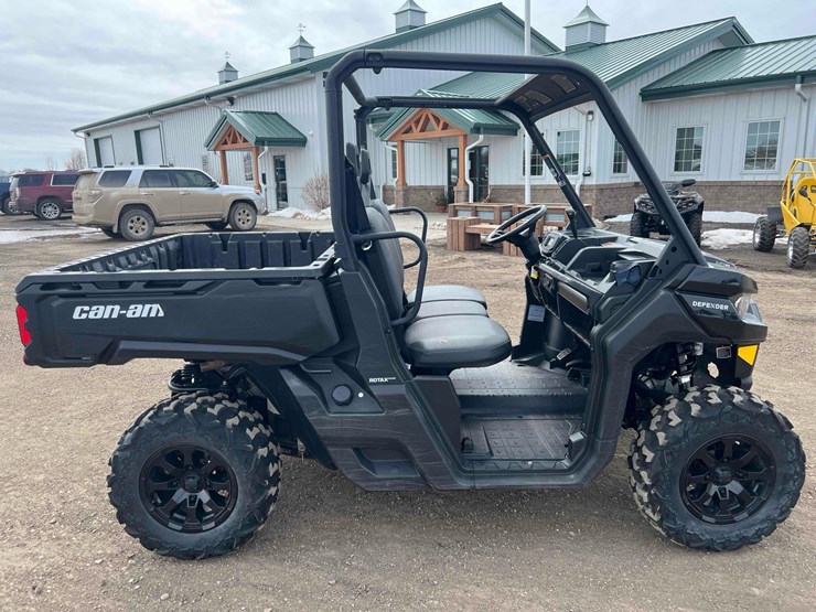 2023-can-am-defender-hd9-image-3