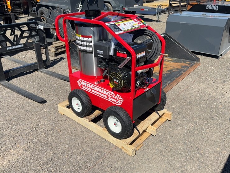 #2029-•-magnum-4000-portable-pressure-washer-image-2