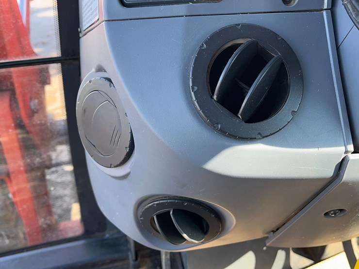 2016-kubota-m6-131-image-72