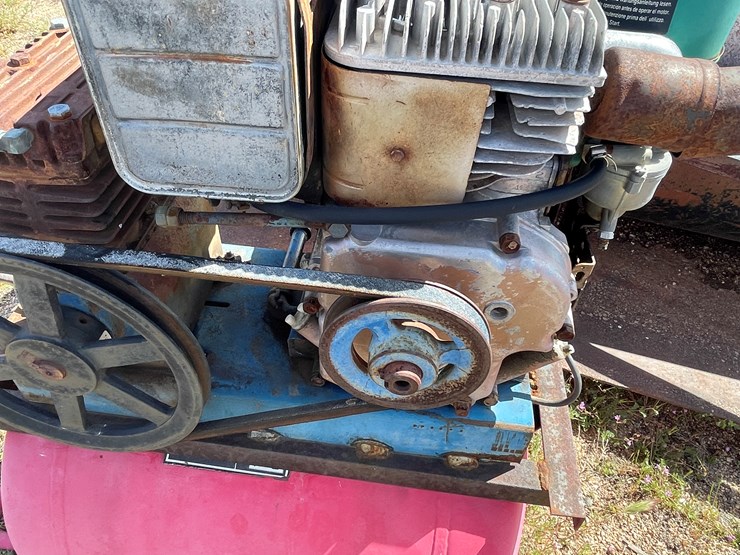 #4047-•-gas-powered-husky-air-compressor-image-12