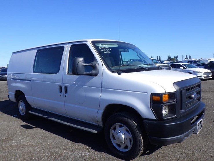 2008-ford-cargo-image-2