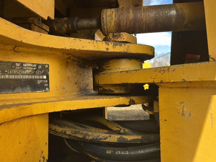 caterpillar-525b-image-28