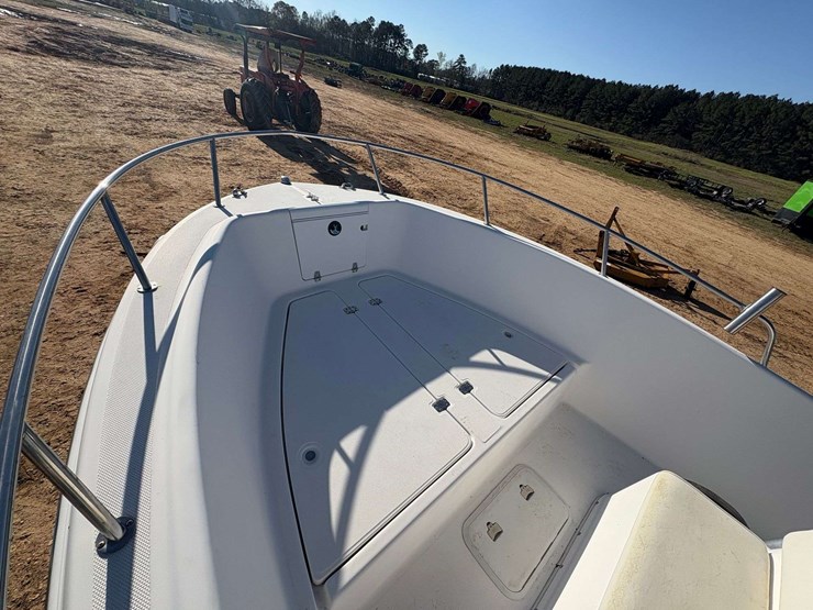 2001-cobia-center-console-saltwater-boat-image-7