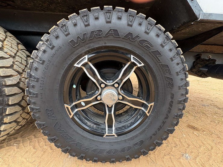 2022-forest-river-ibex-travel-trailer-w/-solar-power-system-image-7