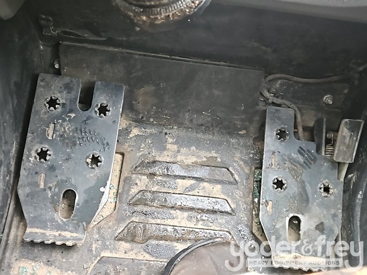 2023-bobcat-t76-image-28