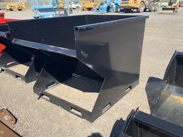 #1058-•-large-skid-steer/-forklift-dumpster-image-1