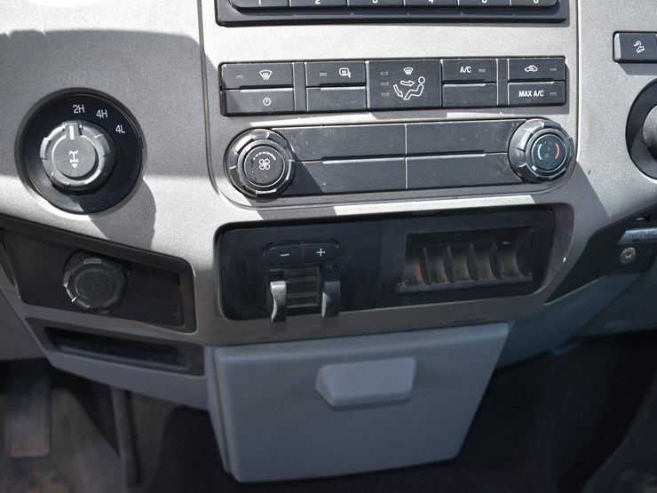 2013-ford-f250-xlt-image-30