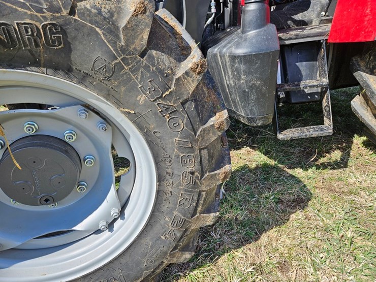 massey-ferguson-4710-image-53