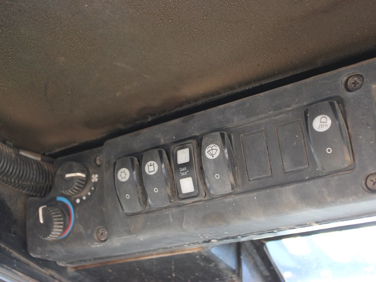 deere-ct322-image-53