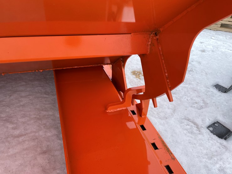 #2004-•-1.5-yard-self-dumping-hopper-image-9