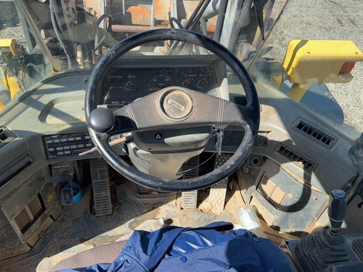 komatsu-wa180-image-16