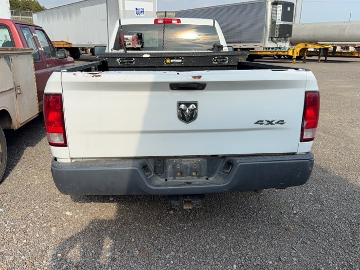 2015-dodge-1500-image-8